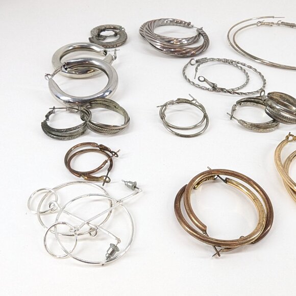 Fashion Jewelry Women Large Hoop Style Earrings Lot of 24 Pair - Picture 5 of 7